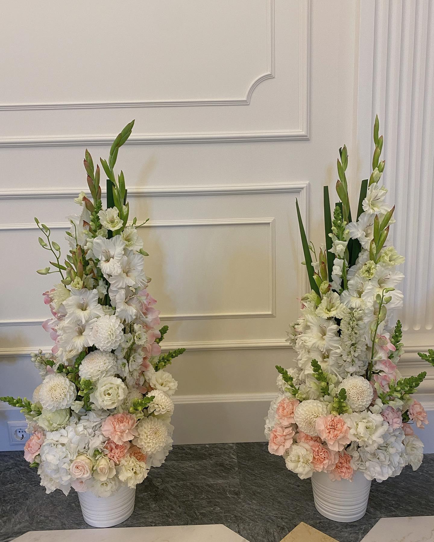 Spring floral arrangement with pastel blooms and greenery for Sedalia seasonal bouquet trends
